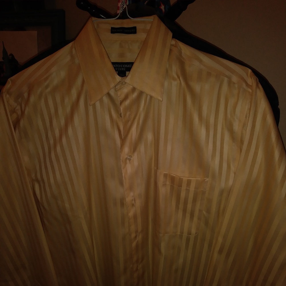 Pronto Uomo dress shirt - Subtle stripe pattern.